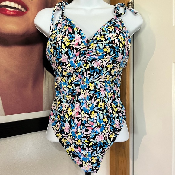 Shade & Shore Other - Shade & Shore 1 Piece Bathing Suit, Women’s Size M, Black/Pastel Blues/Pink/Y